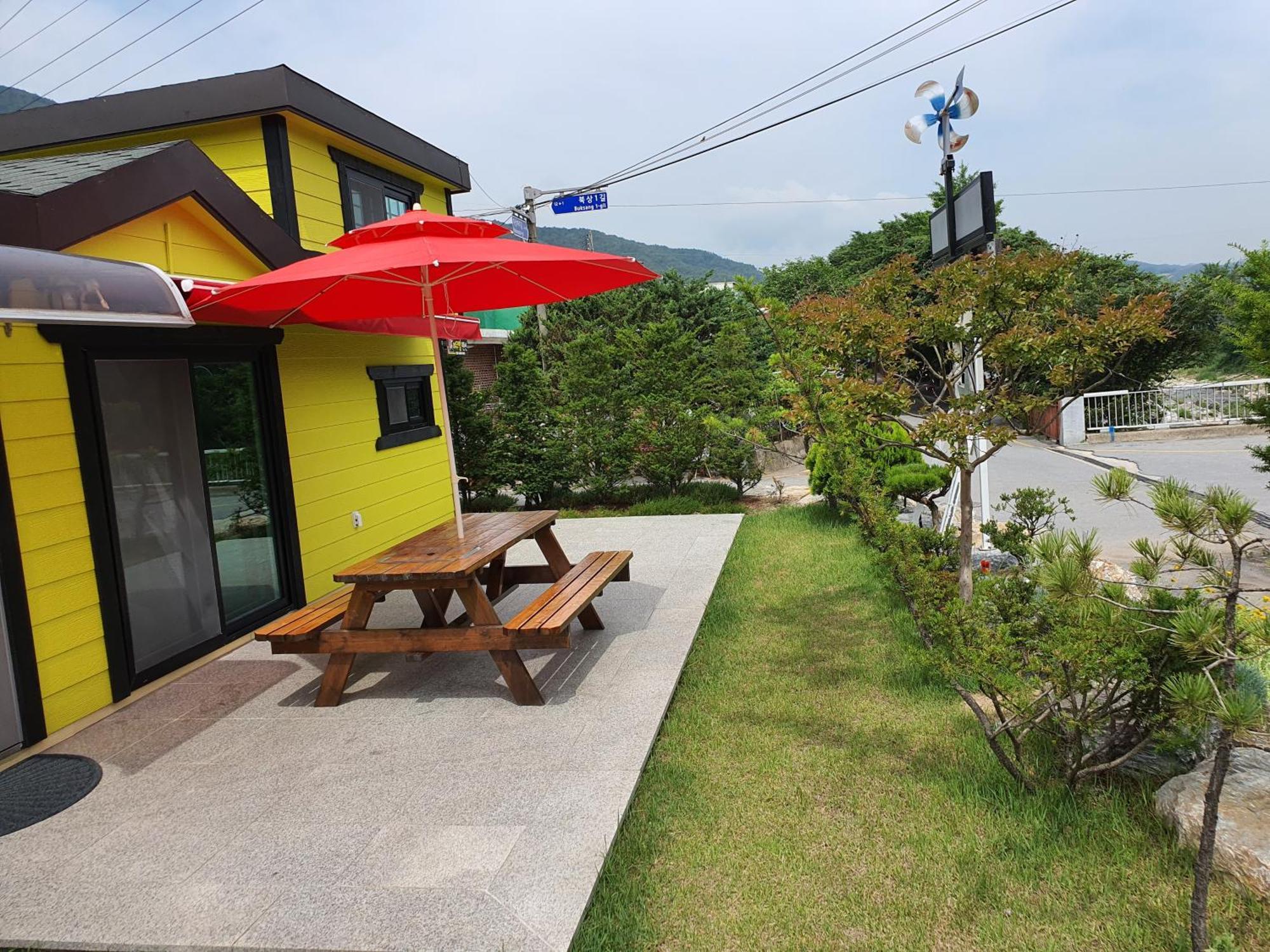 Danyang Yeowoobyeol Pension Exterior photo